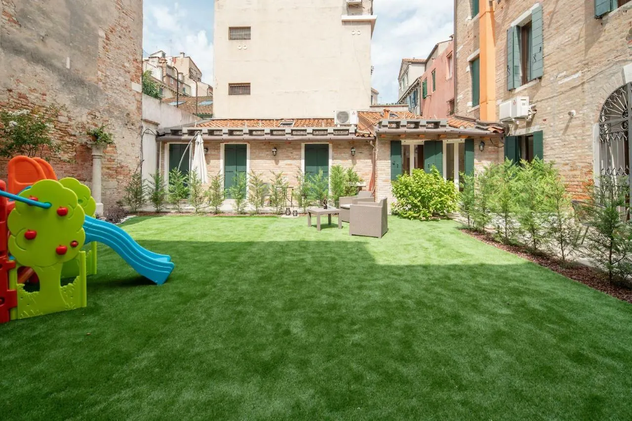 Corte Dei Santi Venice
